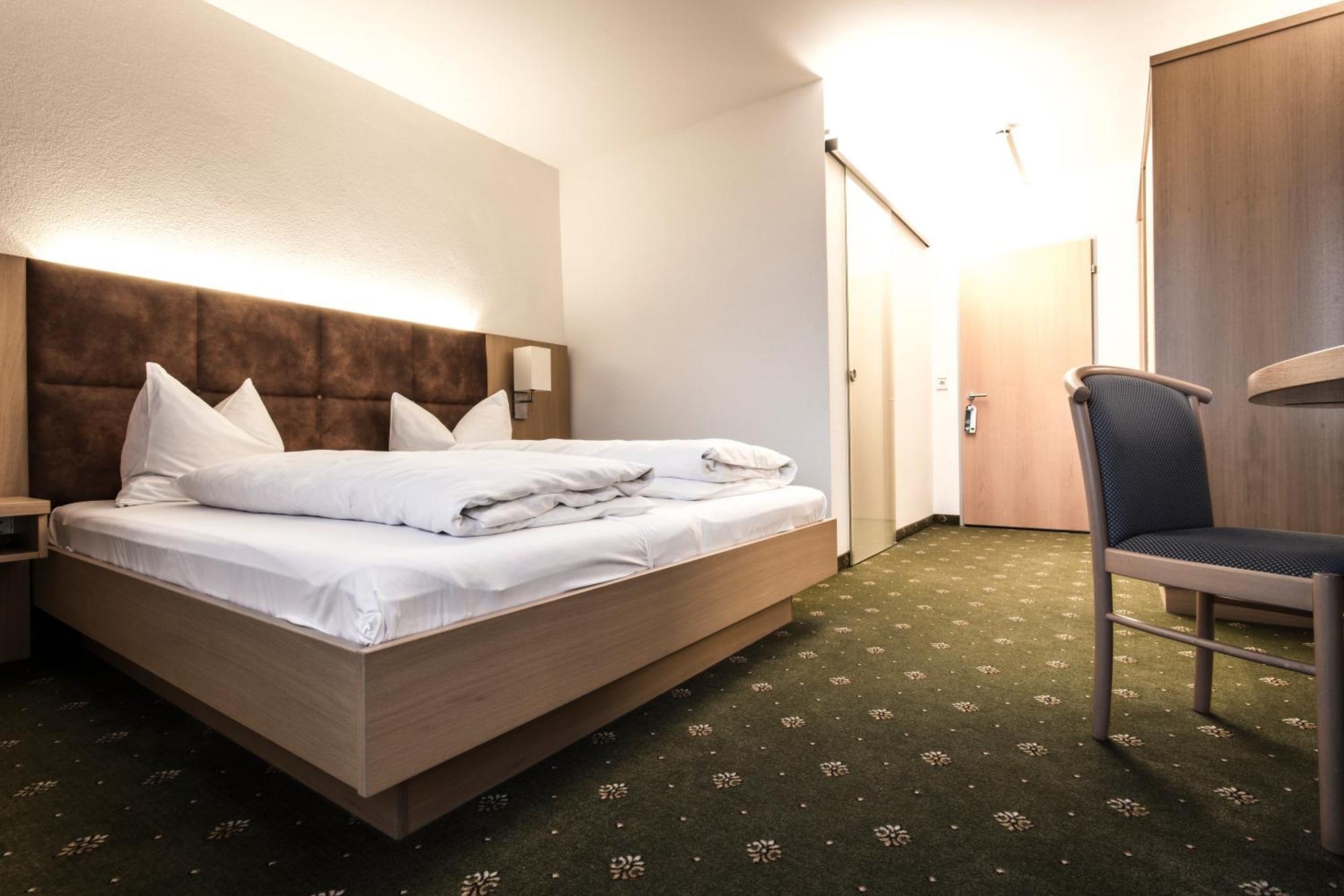 Hotel-Gasthof Loewen Фельдкирьх Экстерьер фото