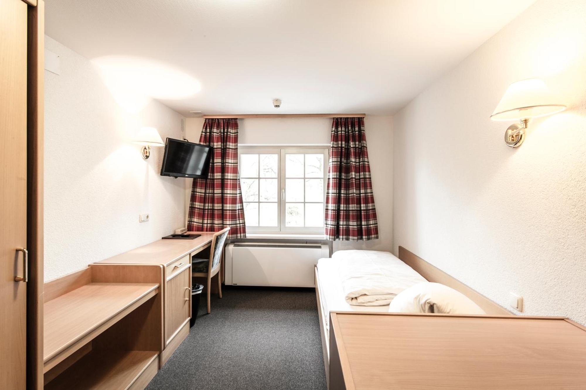 Hotel-Gasthof Loewen Фельдкирьх Экстерьер фото