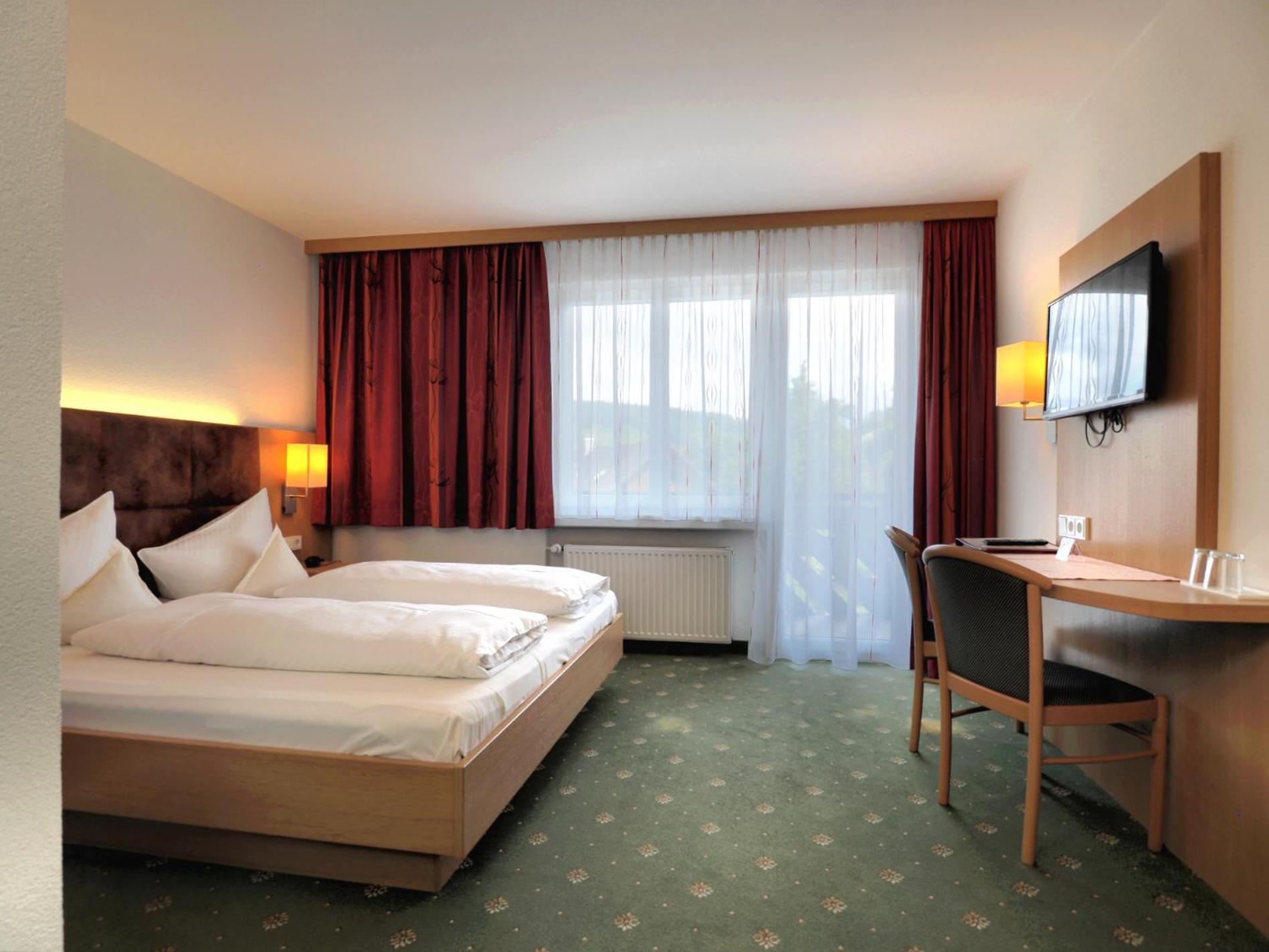 Hotel-Gasthof Loewen Фельдкирьх Экстерьер фото